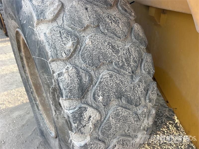 CAT 924F Фронтальні навантажувачі