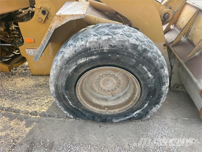 CAT 924F Фронтальні навантажувачі
