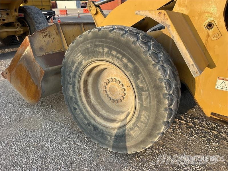 CAT 924F Фронтальні навантажувачі