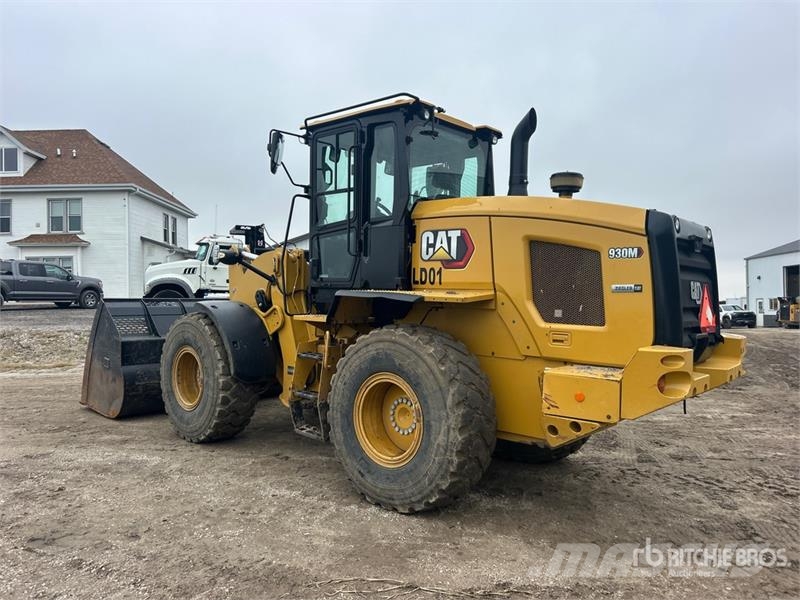 CAT 930M لوادر بعجل