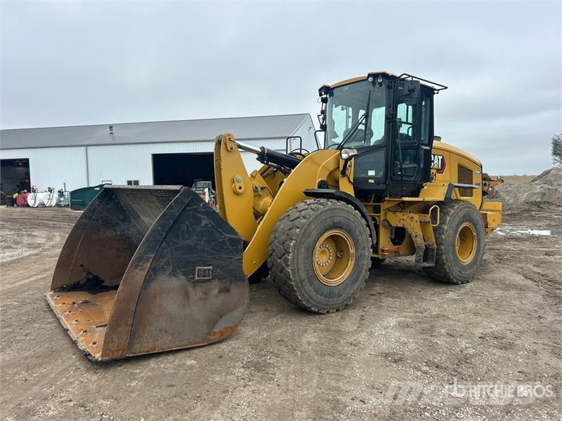 CAT 930M لوادر بعجل
