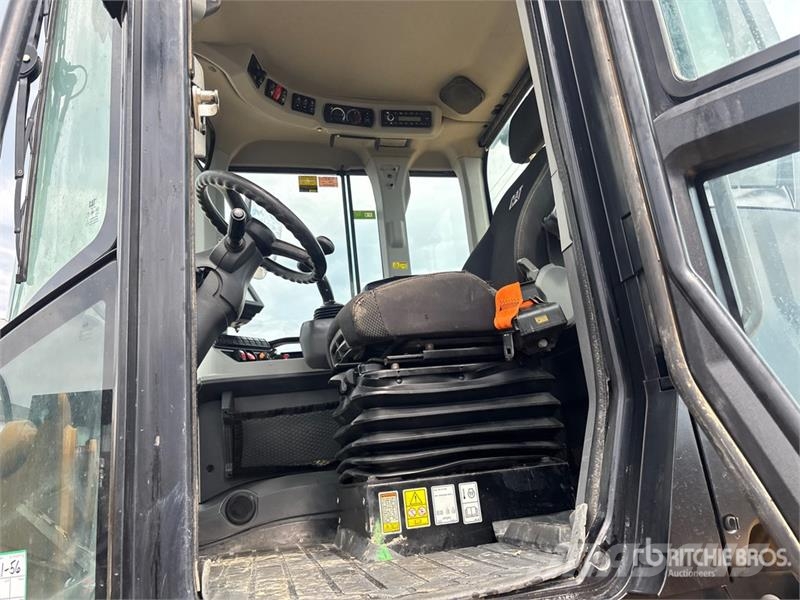 CAT 930M Wheel loaders