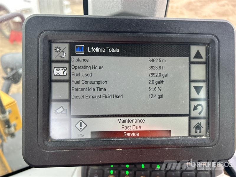 CAT 930M لوادر بعجل