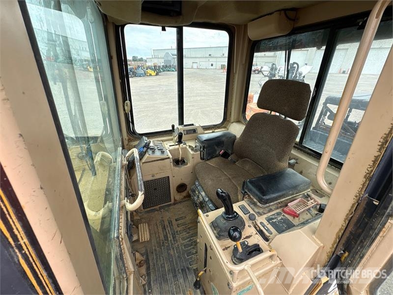 CAT 939C Paletli yükleyiciler