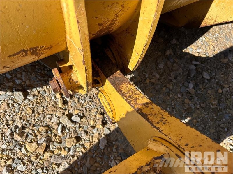 CAT 953C Crawler loaders