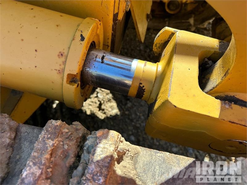CAT 953C Crawler loaders