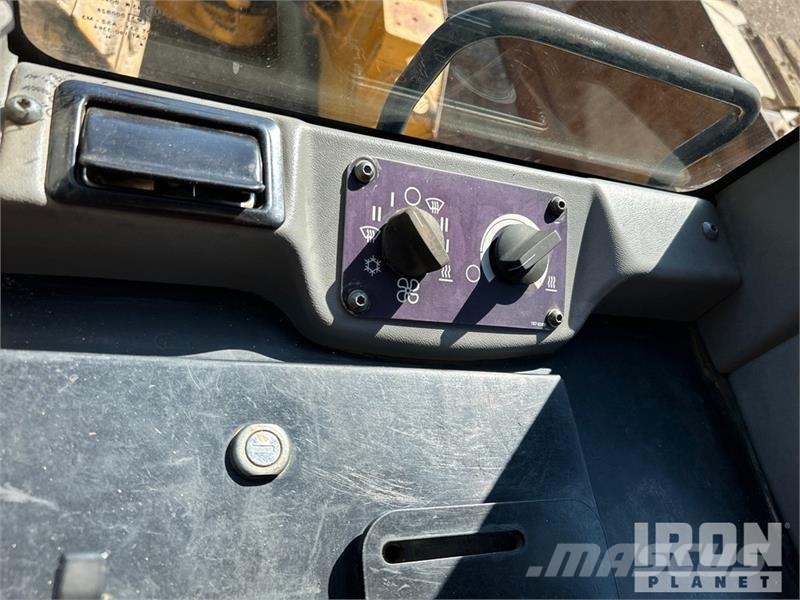 CAT 953C Crawler loaders
