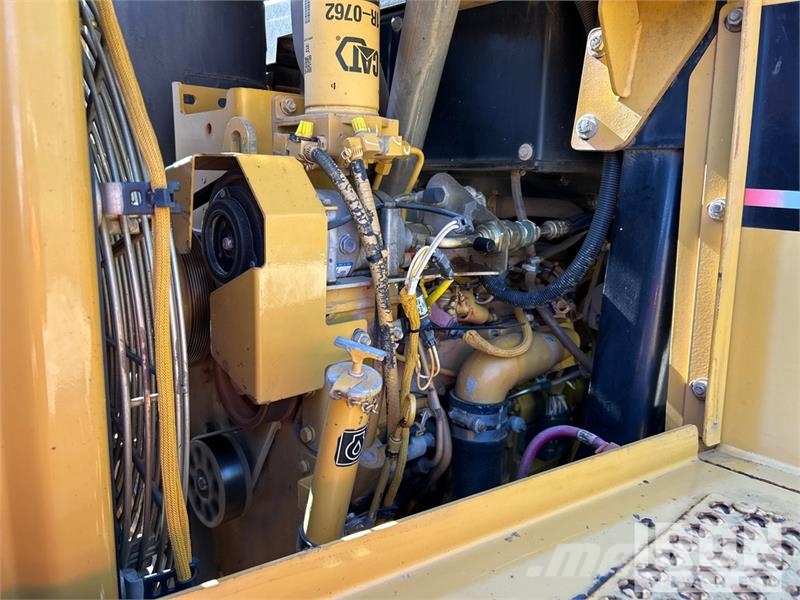 CAT 953C Crawler loaders