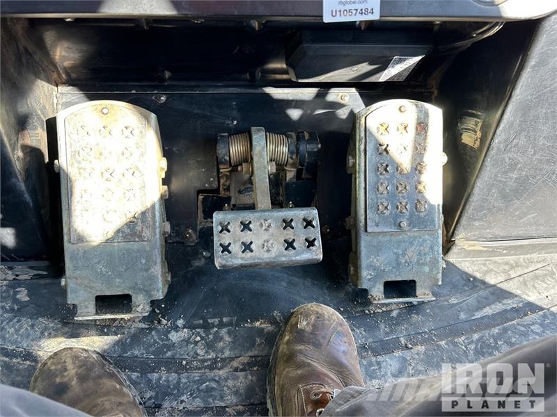 CAT 953C Crawler loaders