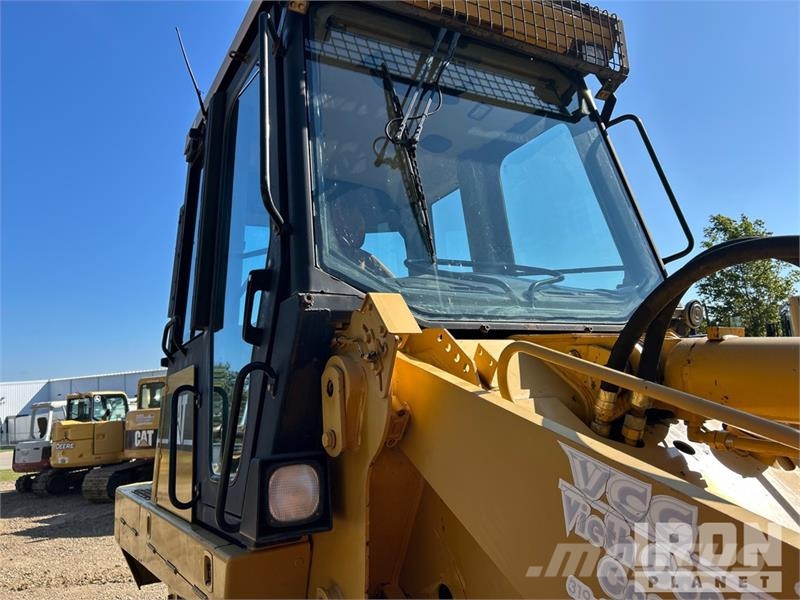 CAT 953C Crawler loaders