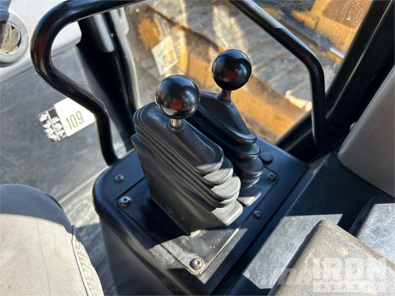 CAT 953C Crawler loaders