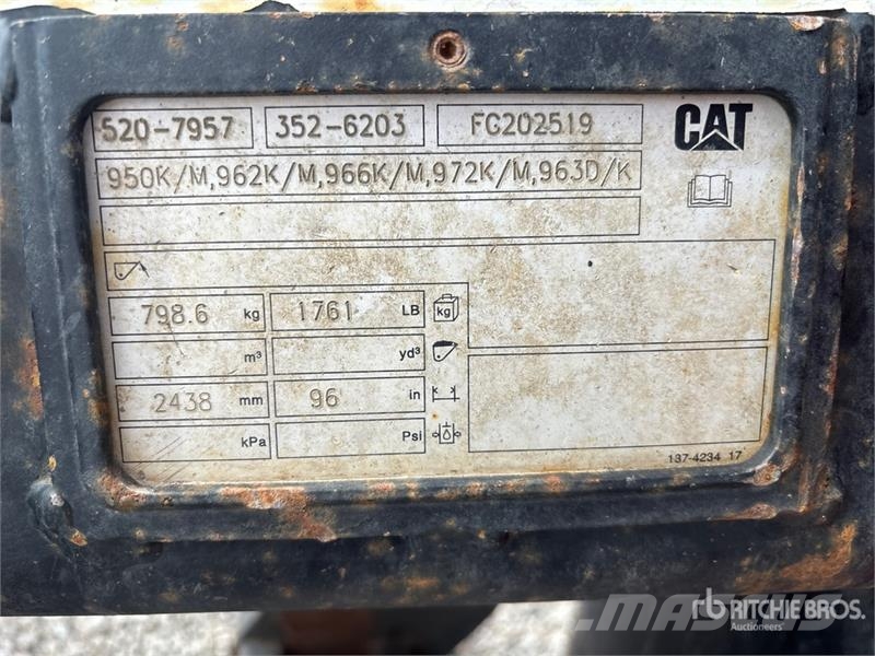 CAT 96 in Wheel Loader Forks 지게차