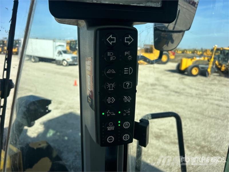 CAT 966M Wheel Loader Фронтальные погрузчики