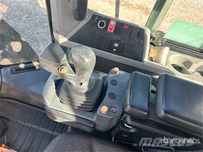 CAT 966M Wheel Loader Фронтальные погрузчики