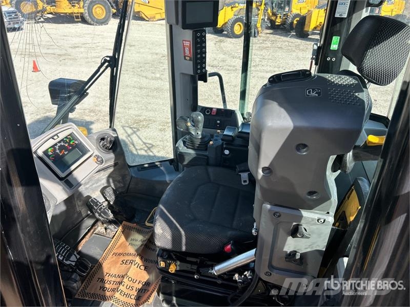CAT 966M Wheel Loader Фронтальные погрузчики