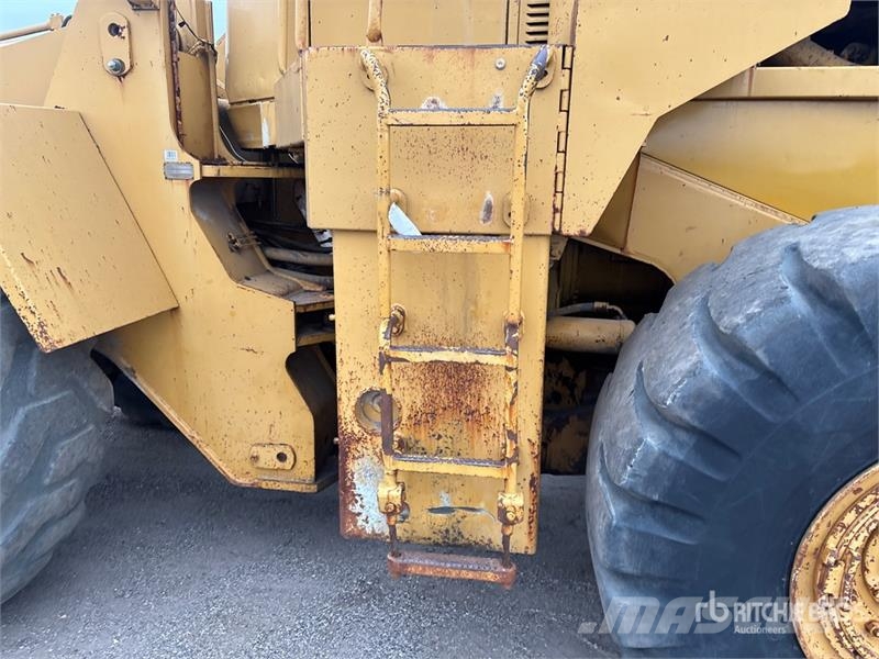 CAT 980C Kolesni nakladalci