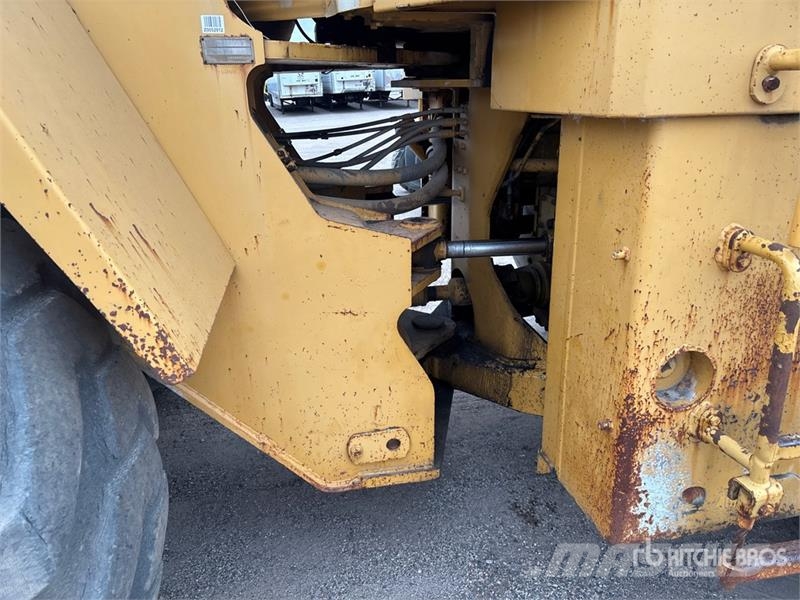 CAT 980C Kolesni nakladalci