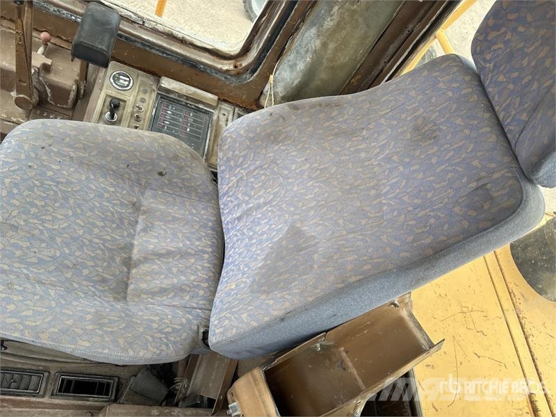 CAT 980C Kolesni nakladalci