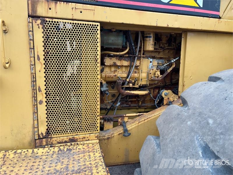 CAT 980C Kolesni nakladalci
