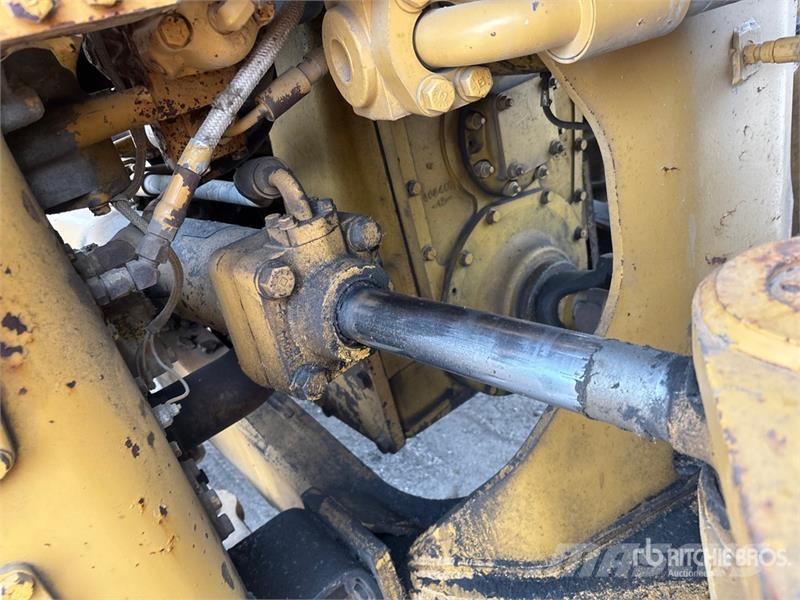CAT 980C Kolesni nakladalci