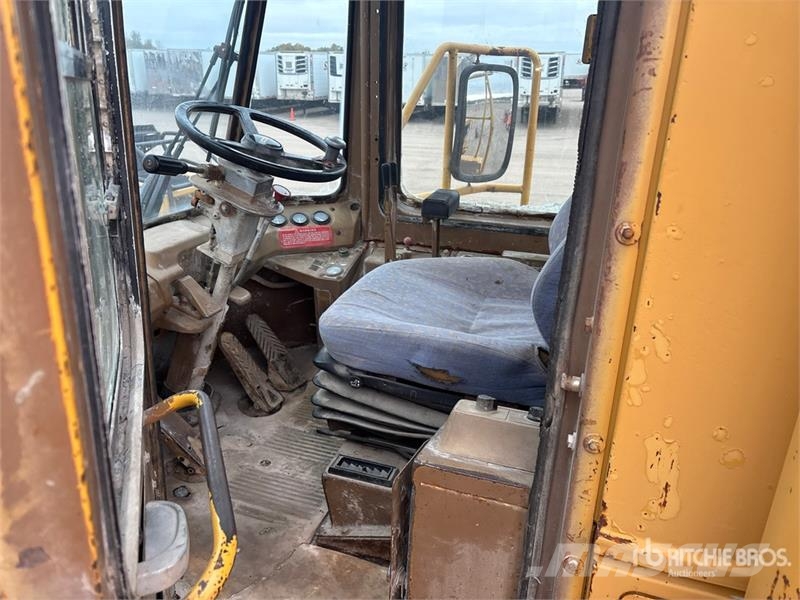 CAT 980C Kolesni nakladalci