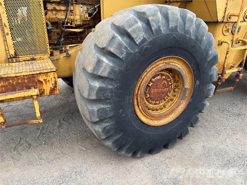 CAT 980C Kolesni nakladalci