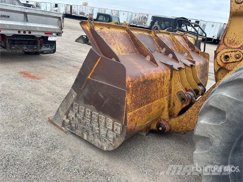 CAT 980C Kolesni nakladalci