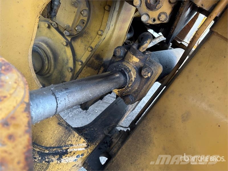 CAT 980C Kolesni nakladalci