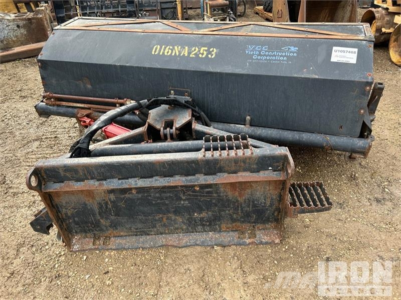 CAT BA18 84 in Skid Steer Broom Cepillos