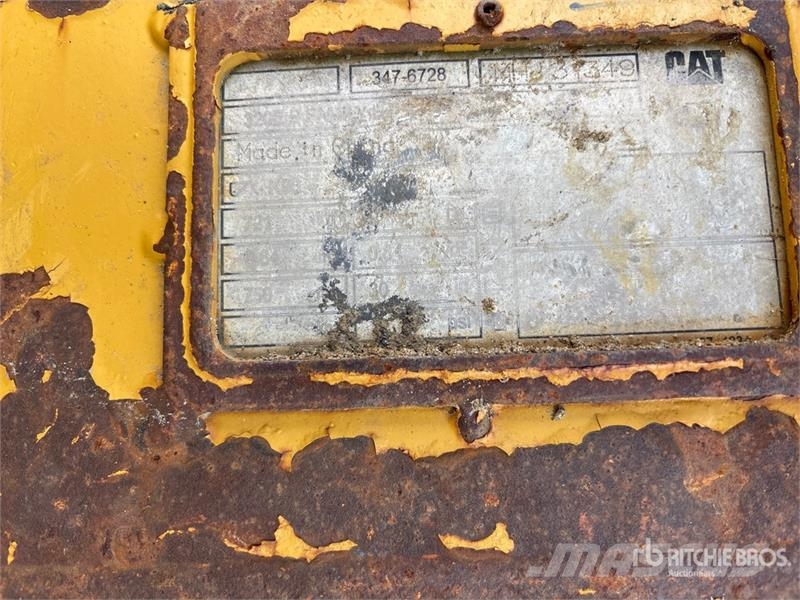 CAT BKB30HD 30 in Digging Excavator Bucket Žlice