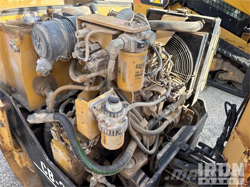 CAT CB-214D Double Drum Roller Tandemwalzen
