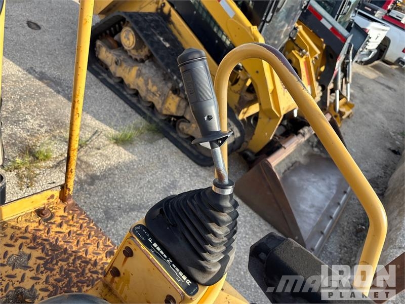CAT CB-214D Double Drum Roller Tandemwalzen