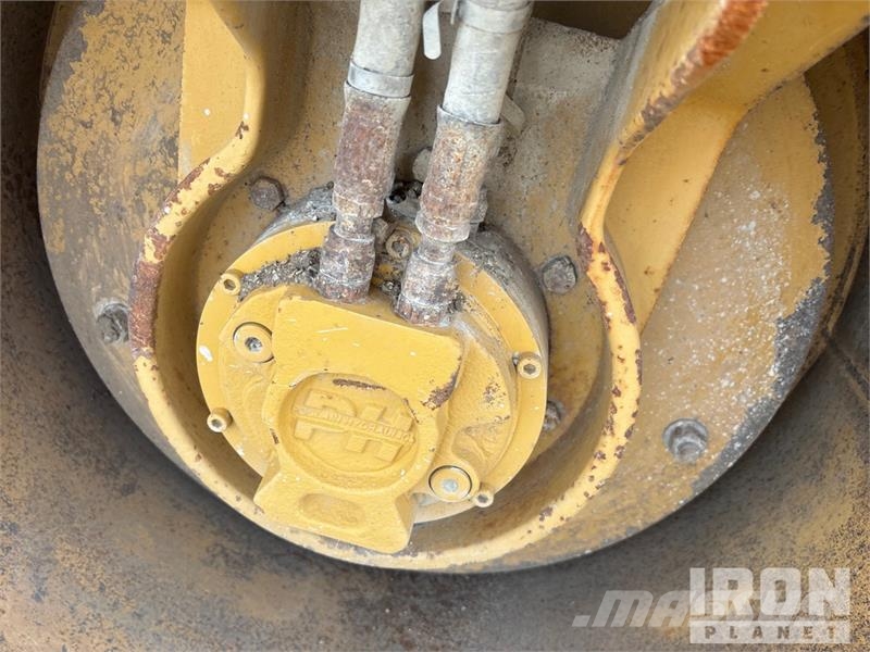 CAT CB-214D Double Drum Roller Tandemwalzen