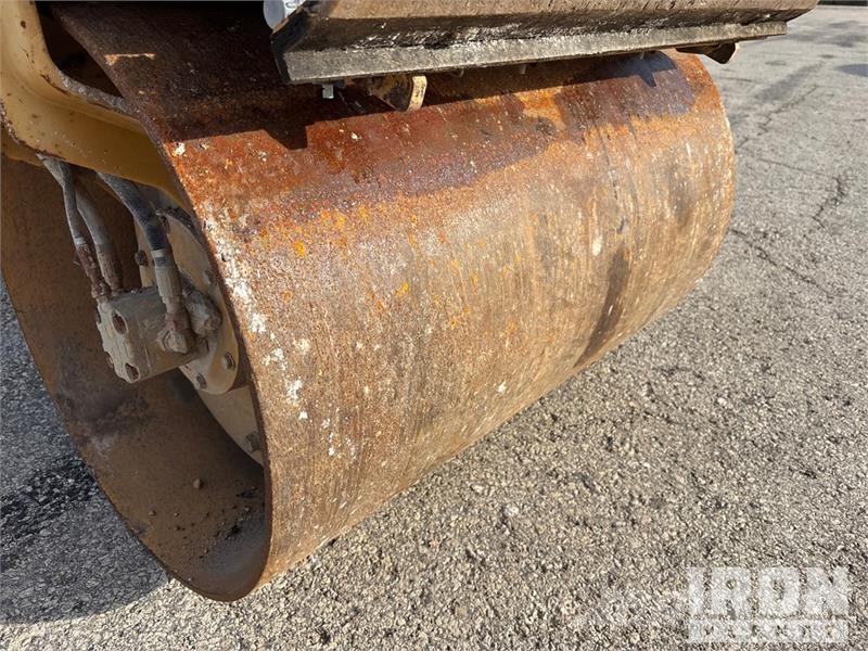 CAT CB-214D Double Drum Roller Tandemwalzen