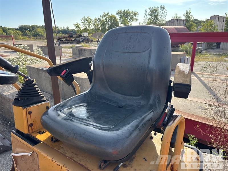 CAT CB-214D Double Drum Roller Tandemwalzen