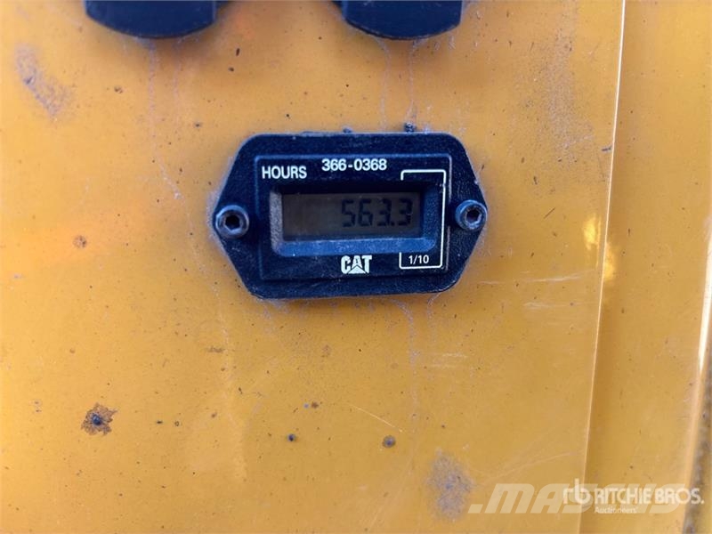 CAT CB18 Double Drum Roller Divvalču grunts veltņi