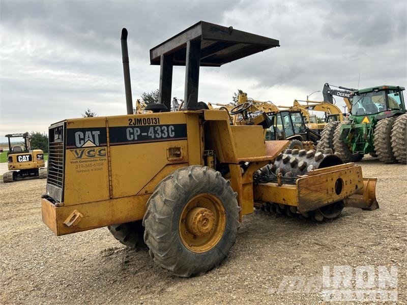 CAT CP-433C Padfoot Drum Compactor Compactoare monocilindrice