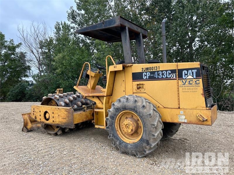 CAT CP-433C Padfoot Drum Compactor Compactoare monocilindrice