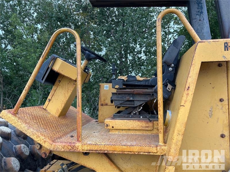 CAT CP-433C Padfoot Drum Compactor Compactoare monocilindrice