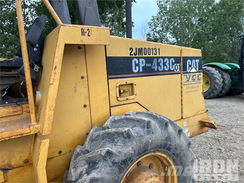 CAT CP-433C Padfoot Drum Compactor Compactoare monocilindrice