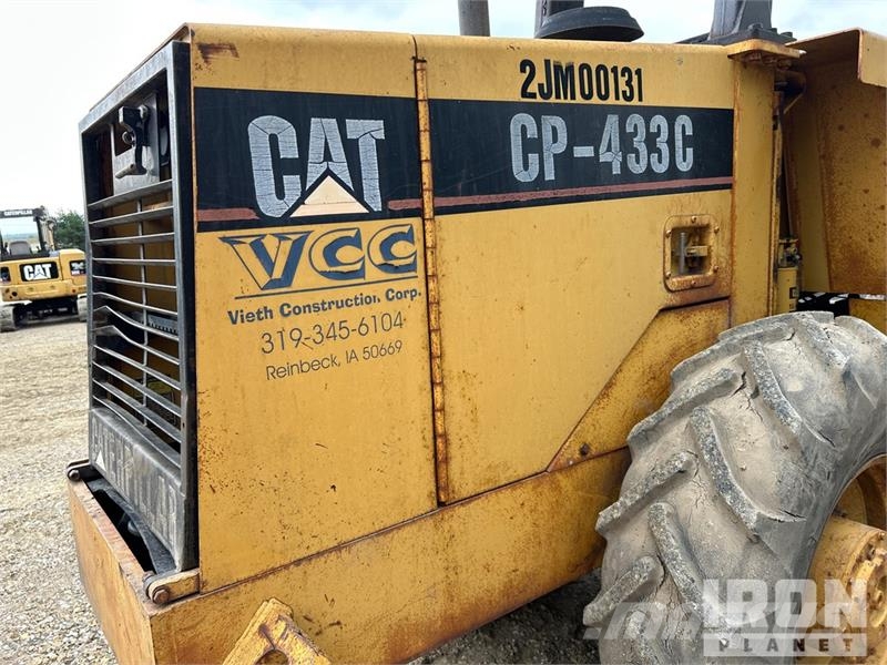 CAT CP-433C Padfoot Drum Compactor Compactoare monocilindrice