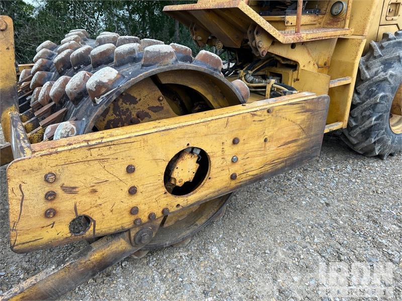CAT CP-433C Padfoot Drum Compactor Compactoare monocilindrice