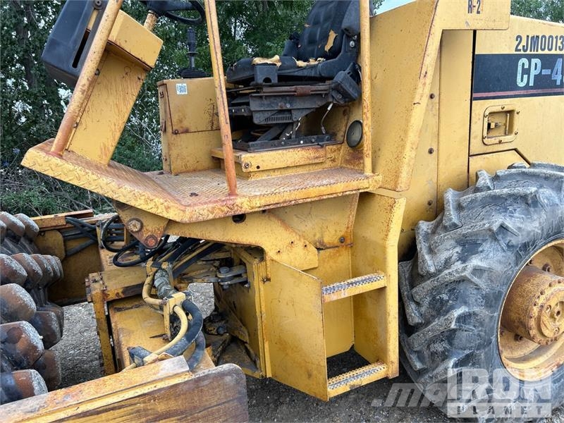 CAT CP-433C Padfoot Drum Compactor Compactoare monocilindrice