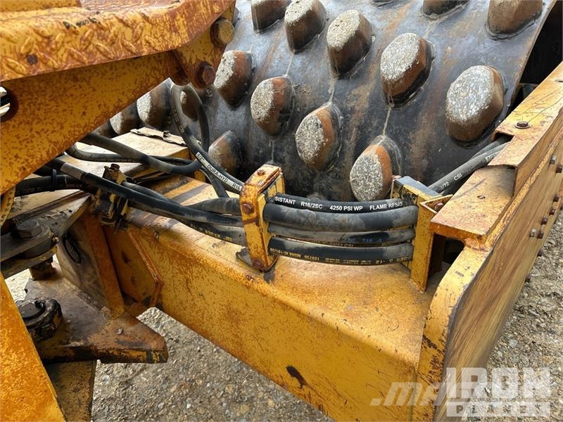 CAT CP-433C Padfoot Drum Compactor Compactoare monocilindrice