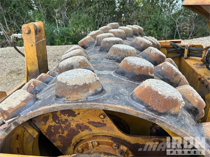 CAT CP-433C Padfoot Drum Compactor Compactoare monocilindrice