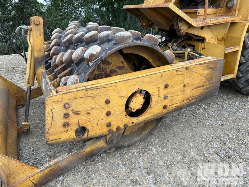 CAT CP-433C Padfoot Drum Compactor Compactoare monocilindrice