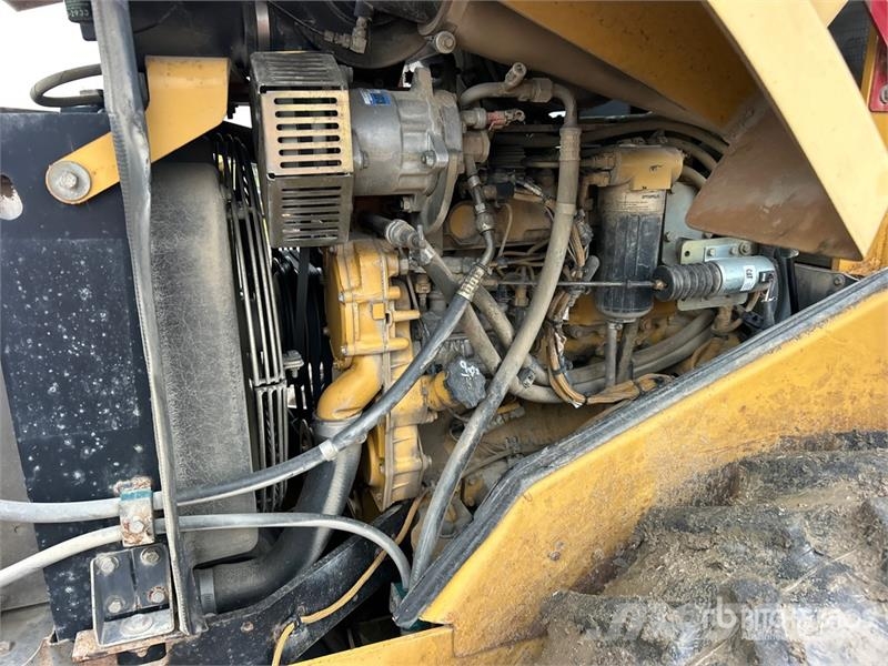 CAT CP-433E Padfoot Drum Compactor Rolos compactadores monocilíndricos