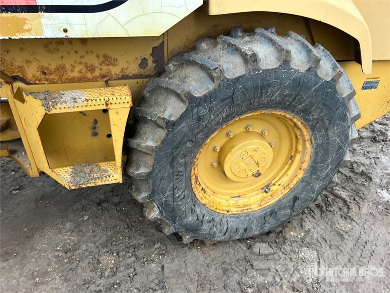CAT CP-433E Padfoot Drum Compactor Rolos compactadores monocilíndricos