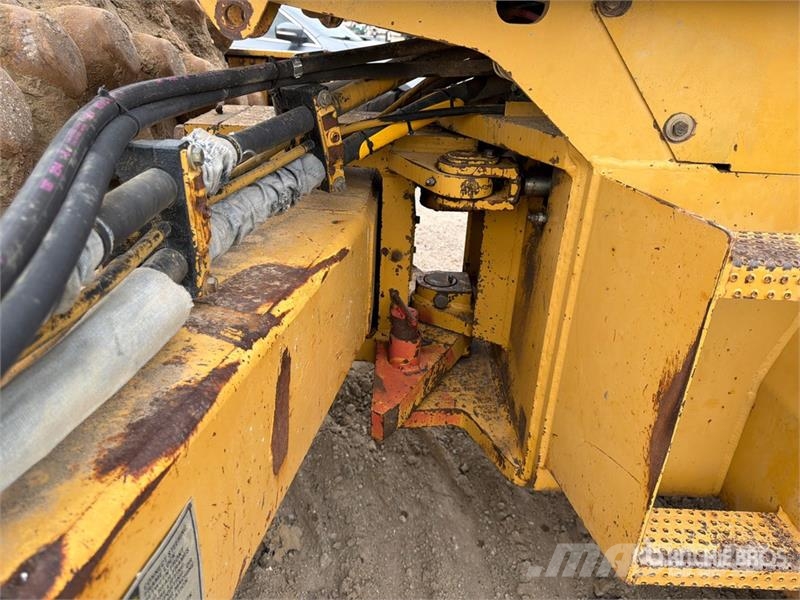 CAT CP56C Padfoot Drum Compactor Walce jednobębnowe