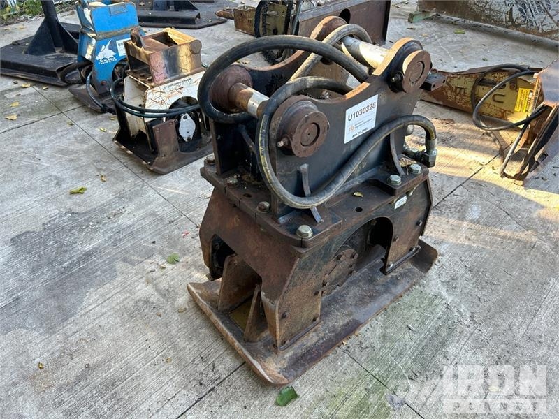 CAT CVP 40 Виброплиты и вибротрамбовки